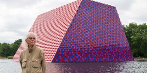 Το γλυπτό Mastaba στη λίμνη Serpentine (Φωτογραφία: Dominic Lipinski/PA via AP)