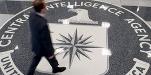 Εχει και χιούμορ η CIA -Το πρώτο μήνυμά της στο Twitter προκάλεσε έκπληξη και γέ