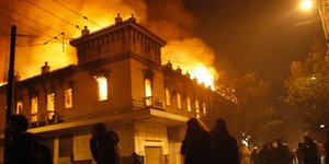 Σε απευθείας σύνδεση τα έργα αποκατάστασης του «Αττικόν» στο Facebook