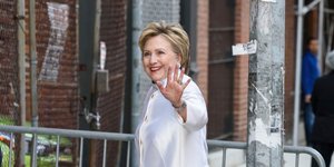 Η Χίλαρι Κλίντον εξηγεί  «Τι Συνέβη»/ Φωτογραφία: (Photo by Christopher Smith/Invision/AP)