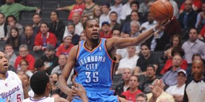 Εκτός έδρας νίκη των Θάντερ επί των Κλίπερς με ηγέτη τον Ντουράντ [βίντεο]