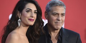 Ο Τζορτζ και η Αμάλ Κλούνεϊ (Φωτογραφία: AP/ Jordan Strauss)