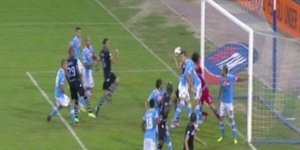 Ο Κλόζε σκόραρε με το χέρι και το παραδέχτηκε στον διαιτητή [βίντεο]