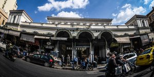 Βόλτα στο κέντρο της Αθήνας / Φωτογραφία: EUROKINISSI/ΤΑΤΙΑΝΑ ΜΠΟΛΑΡΗ