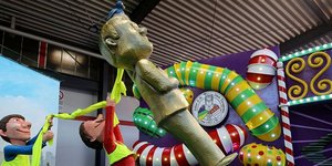 Τα κίτρινα γιλέκα «ρίχνουν» τον Μακρόν (Φωτογραφία: Twitter)