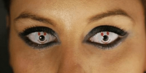 Έγχρωμοι φακοί επαφής: Αξεσουάρ ομορφιάς που εγκυμονεί κινδύνους