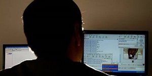 Υποστήριξε πως κατέβασε υλικό παιδικής πορνογραφίας μόνο από «περιέργεια»