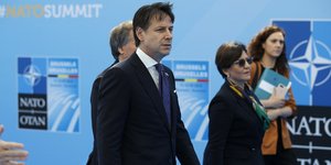 Ο Τζουζέπε Κόντε (Φωτογραφία: AP/ Francois Mori)