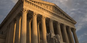 Υπερ της ταξιδιωτικής απαγόρευσης αποφάσισε το Ανώτατο Δικαστήριο των ΗΠΑ (Φωτογραφία: AP/ J. Scott Applewhite)