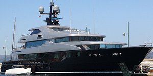 Διάσημος παρουσιαστής δίνει χιλιάδες ευρώ την εβδομάδα για μια θαλαμηγό [εικόνες