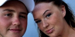 To ζευγάρι Βρετανών που βρήκε 7.000 ευρώ/ Φωτογραφία: Facebook