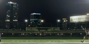 Ο Μέσι παίζει κρίκετ σε διαφήμιση [βίντεο]