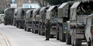 Πολεμικό κλίμα στην Κριμαία -Ρώσοι στρατιώτες πήραν όπλα από βάση ραντάρ 