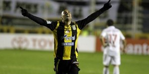 Σκόραρε με σουτ «οβίδα» από τα 30 μέτρα [βίντεο]