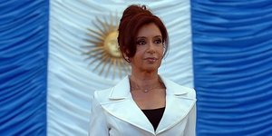 Η Αργεντινή κλείνει το κεφάλαιο του χρέους - Κατέληξε σε συμφωνία με τους δανεισ