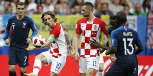 Ο τελικός Γαλλία-Κροατία κέντρισε το ενδιαφέρον όλων /Φωτογραφία: AP