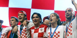 Οι παίκτες της Εθνικής Κροατίας πανηγυρίζουν /Φωτογραφία: AP