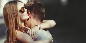 Cuddlr: Μία εφαρμογή για ρομαντικές ψυχές -Σας κλείνει ραντεβού για μία γρήγορη