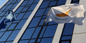 Οι υψηλές ζημιές πιέζουν τις κυπριακές τράπεζες να μειώσουν της έκθεσης τους στη