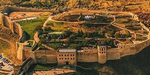 (το κάστρο «Naryn Kala»