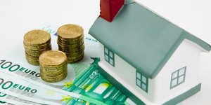 Τι προβλέπει η ρύθμιση που προωθεί η κυβέρνηση για τα «κόκκινα στεγαστικά»