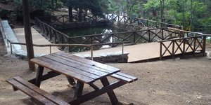 Ενα αυθαίρετο μέσα στο δάσος Καισαριανής: Με προαύλιο 100 μέτρων