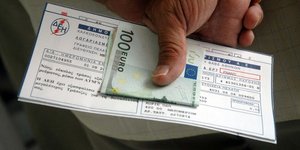 Σε τρεις δόσεις οι αυξήσεις στα τιμολόγια της ΔΕΗ