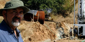 Ο Ελληνας «Ιντιάνα Τζόουνς» ξαναχτυπά -Ψάχνει σεντούκια με χρυσό στα Τρίκαλα 