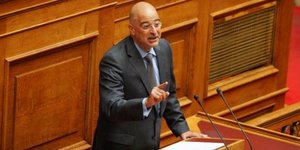 Η ψύχραιμη απάντηση Δένδια στον Λαγό της Χρυσής Αυγής [βίντεο]