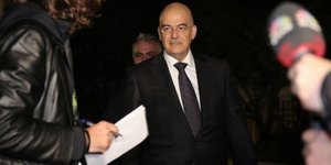 Νέα αιφνιδιαστική «επίσκεψη» Δένδια σε Εξάρχεια και γύρω δρόμους