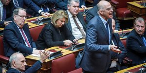 Ο Νίκος Δένδιας στη Βουλή / Φωτογραφία: EUROKINISSI/ΓΙΩΡΓΟΣ ΚΟΝΤΑΡΙΝΗΣ