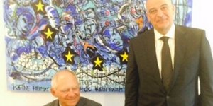 Μείωση των φόρων στην Ελλάδα στο επίκεντρο της συνάντησης Δένδια -Σόιμπλε