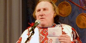 Με τον πάπα Ιωάννη Παύλο Β' και τον Μιτεράν συγκρίνει τον Πούτιν ο Ντεπαρντιέ
