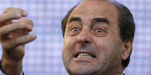 Ντι Πιέτρο: «Οι αυτοκτονίες των πολιτών βαραίνουν τον Μόντι»