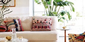 Σε ένα design καθιστικό/ Φωτογραφία: Anthropologie