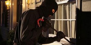 Ληστές με καλάσνικοφ... αλλά και με ανθρωπιά συγκίνησαν την 69χρονη