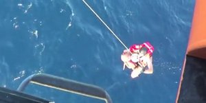 Το εντυπωσιακό βίντεο από τη διάσωση των δύο αγνοουμένων στο Θερμαϊκό από Super 