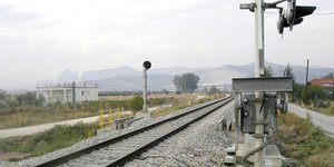 Μεθυσμένος οδηγός τρένου προκάλεσε ατύχημα στη Λαμία -Συγκρούστηκε με Ι.Χ. μέσα