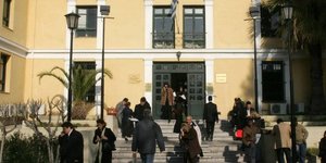 Ενταση και σφαλιάρες στα δικαστήρια σε δίκη μελών της Χρυσής Αυγής