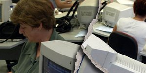 Η Τρόικα ζητά απολύσεις και όχι εφεδρεία ή διαθεσιμότητα για τους δημοσίους υπαλ