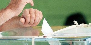 Βαρόμετρο Public Issue: Παράσταση νίκης 59% για το ΣΥΡΙΖΑ έναντι 26% της ΝΔ