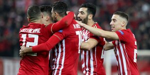 Να πανηγυρίσουν και στο Κίεβο θέλουν οι «ερυθρόλευκοι» / Φωτογραφία: Eurokinissi