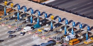 Στο προσκήνιο ξανά τα ηλεκτρονικά διόδια -Τα οφέλη και οι δυσκολίες στην εφαρμογ