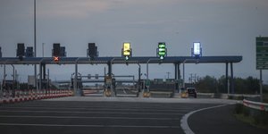 Ο οδηγός έσπασε μπάρες στα διόδια/ Φωτογραφία αρχείου: EUROKINISSI- ΘΑΝΑΣΗΣ ΚΑΛΛΙΑΡΑΣ