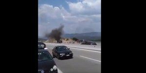 Αυτοκίνητο τυλίχθηκε στις φλόγες στα διόδια Τερόβου/ Φωτογραφία: epirustv