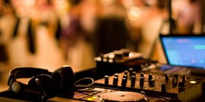 Οι πόζες των DJs