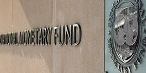 Τρεις κίτρινες κάρτες βγάζει το ΔΝΤ στην Ελλάδα - Βλέπει τρύπα 4 δισ. και ζητάει