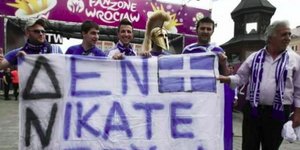 Το πανό με το οποίο θα υποδεχθούν την Τσεχία οι Έλληνες φίλαθλοι