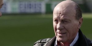 Ο Μίμης Δομάζος στη νέα σειρά ντοκιμαντέρ «Θρύλοι των Γηπέδων»