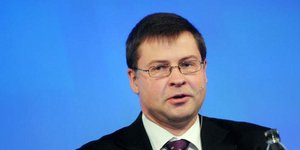 Ο αντιπρόεδρος της Κομισιόν Βάλντις Ντομπρόφσκις/Φωτογραφία: Eurokinissi